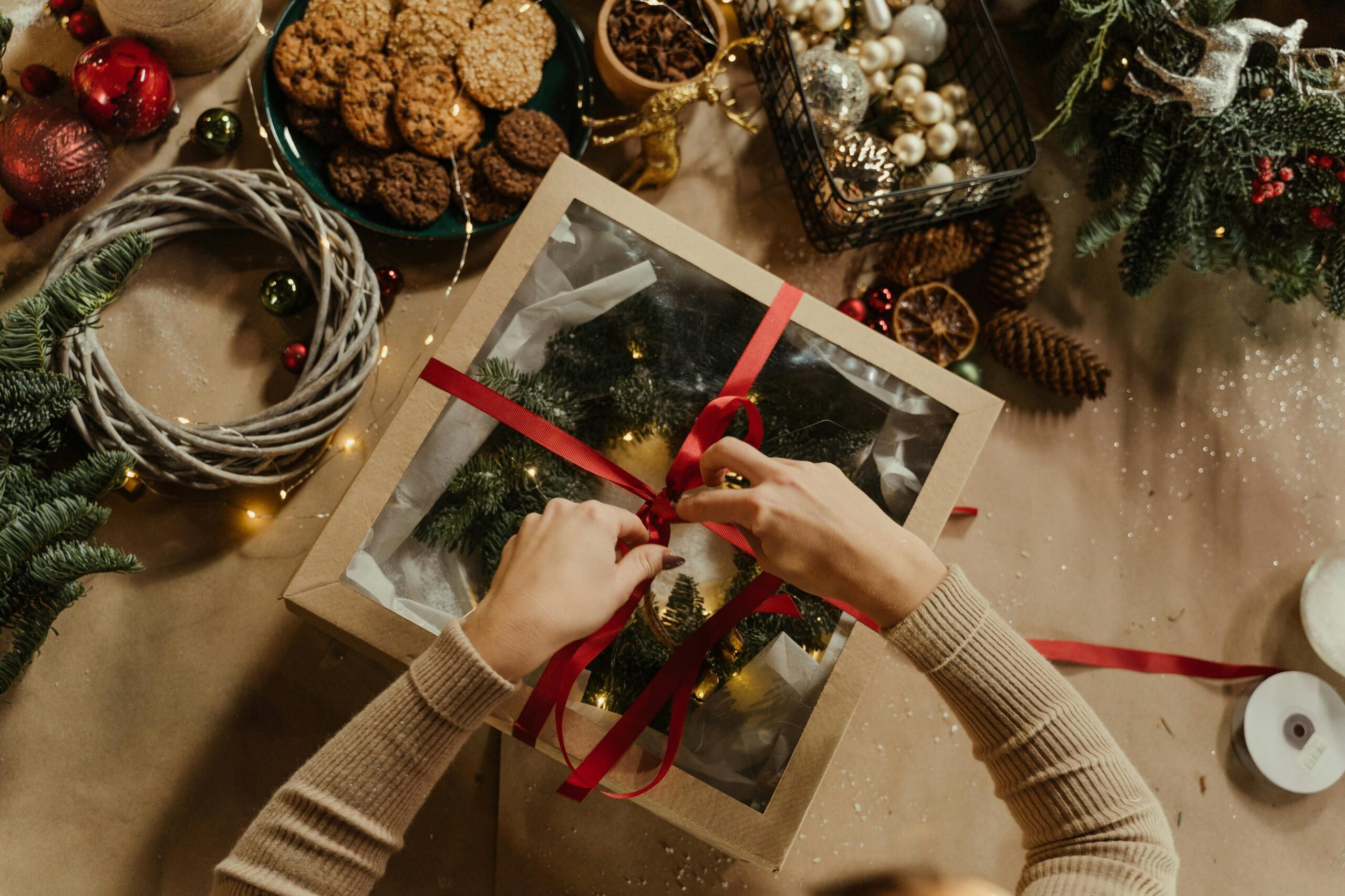 Wreaths, Garland & Holiday Decor in New England